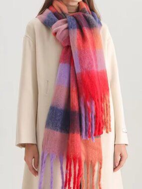 NWT Park and Buzz Layer Up Cozy Plaid Blanket Scarf